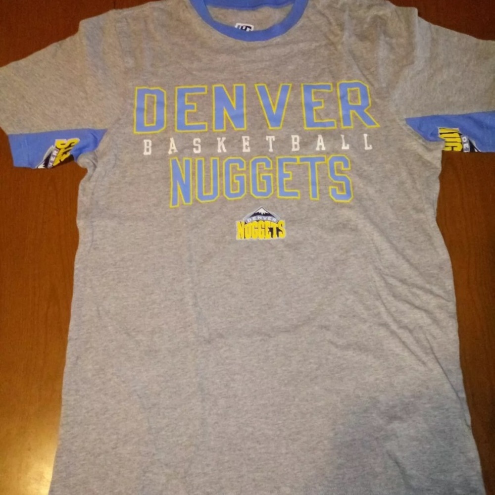 🤠 Hands High Denver Nuggets T-Shirt, Size M